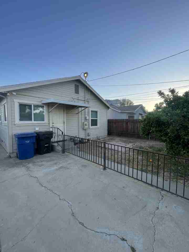 406 Wilson Ave #2BD1BTH - Photo 3 of 20