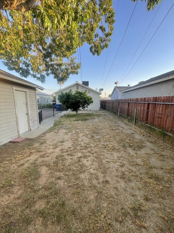 406 Wilson Ave #2BD1BTH - Photo 4 of 20