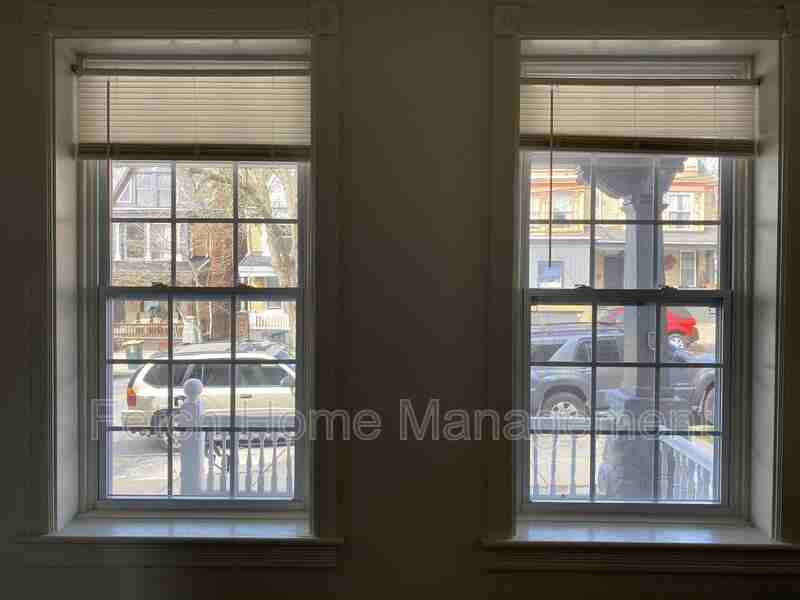 53 S Franklin St #1 - Photo 5 of 17