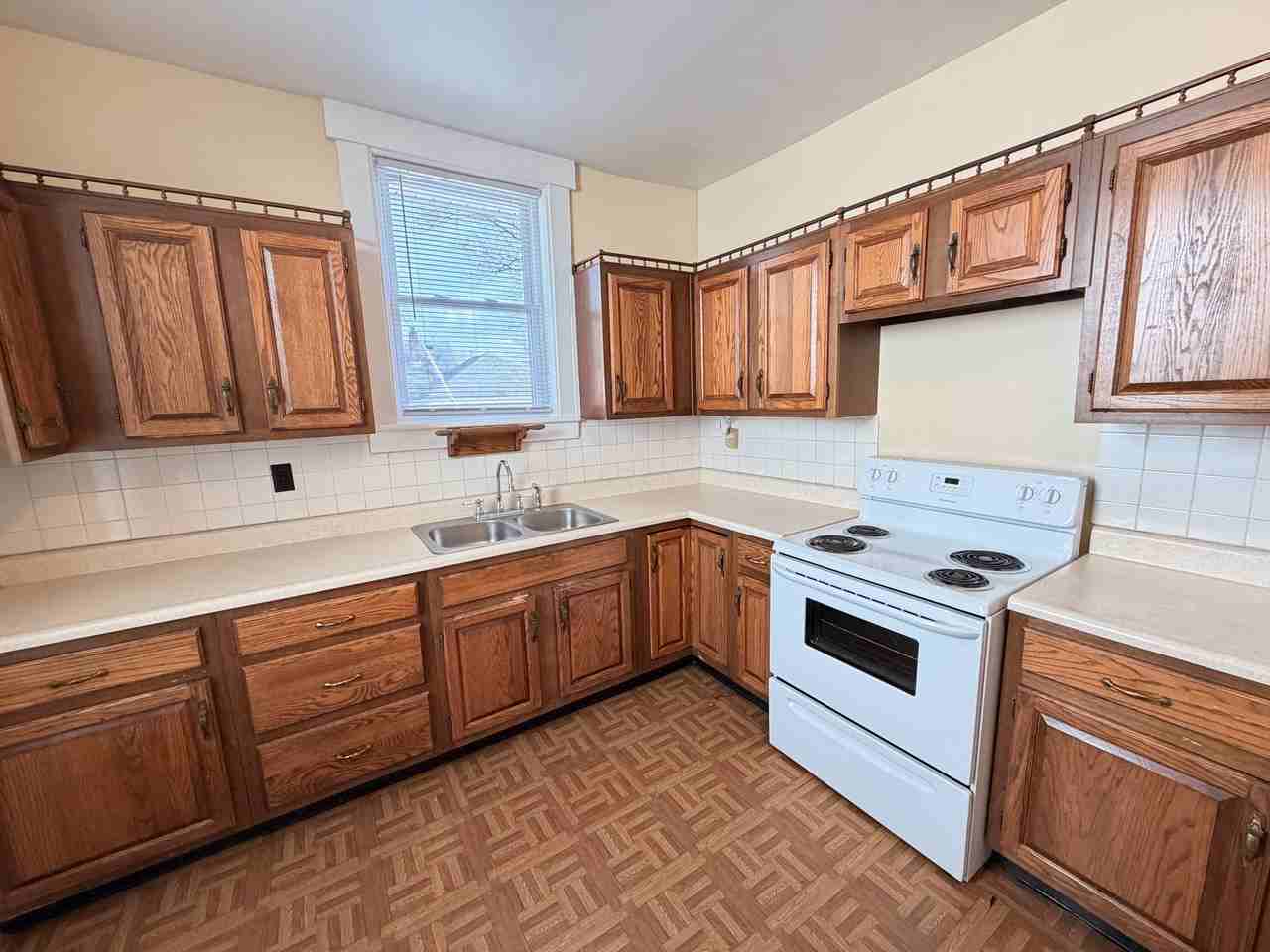 418 Nw L St - Photo 2 of 26