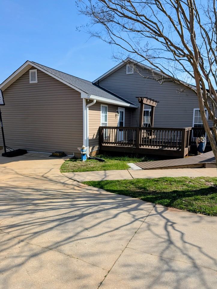 418 Kaleb Mark Dr - Photo 2 of 16