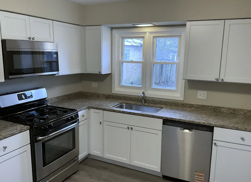 624 S Pierce Ave - Photo 3 of 10