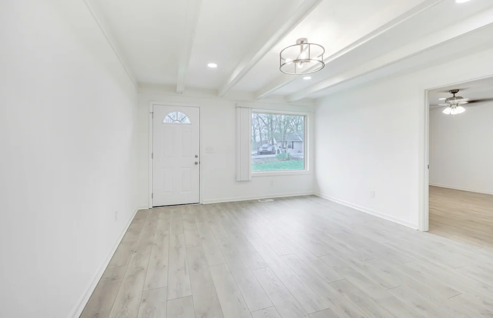 107 Treetop Ct - Photo 3 of 14