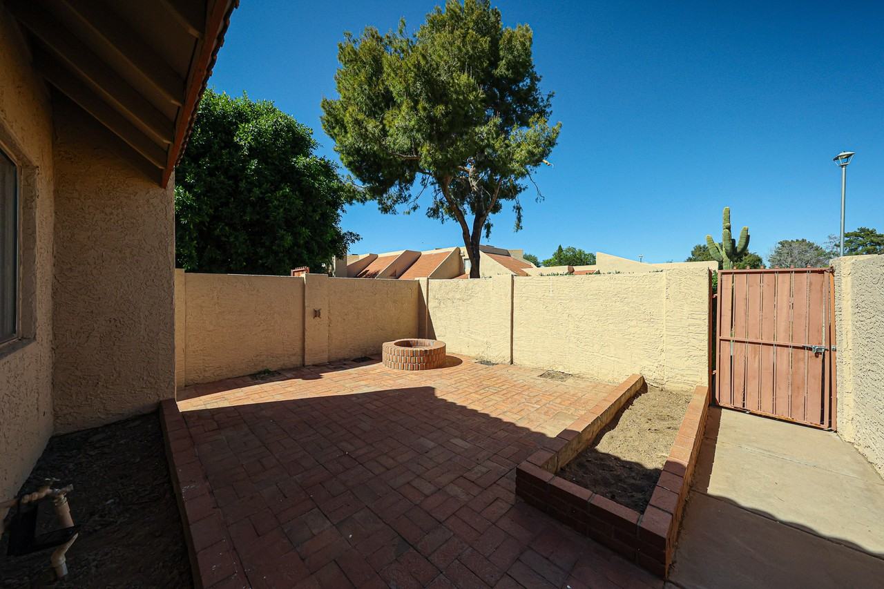 4120 W Calavar Rd - Photo 2 of 34