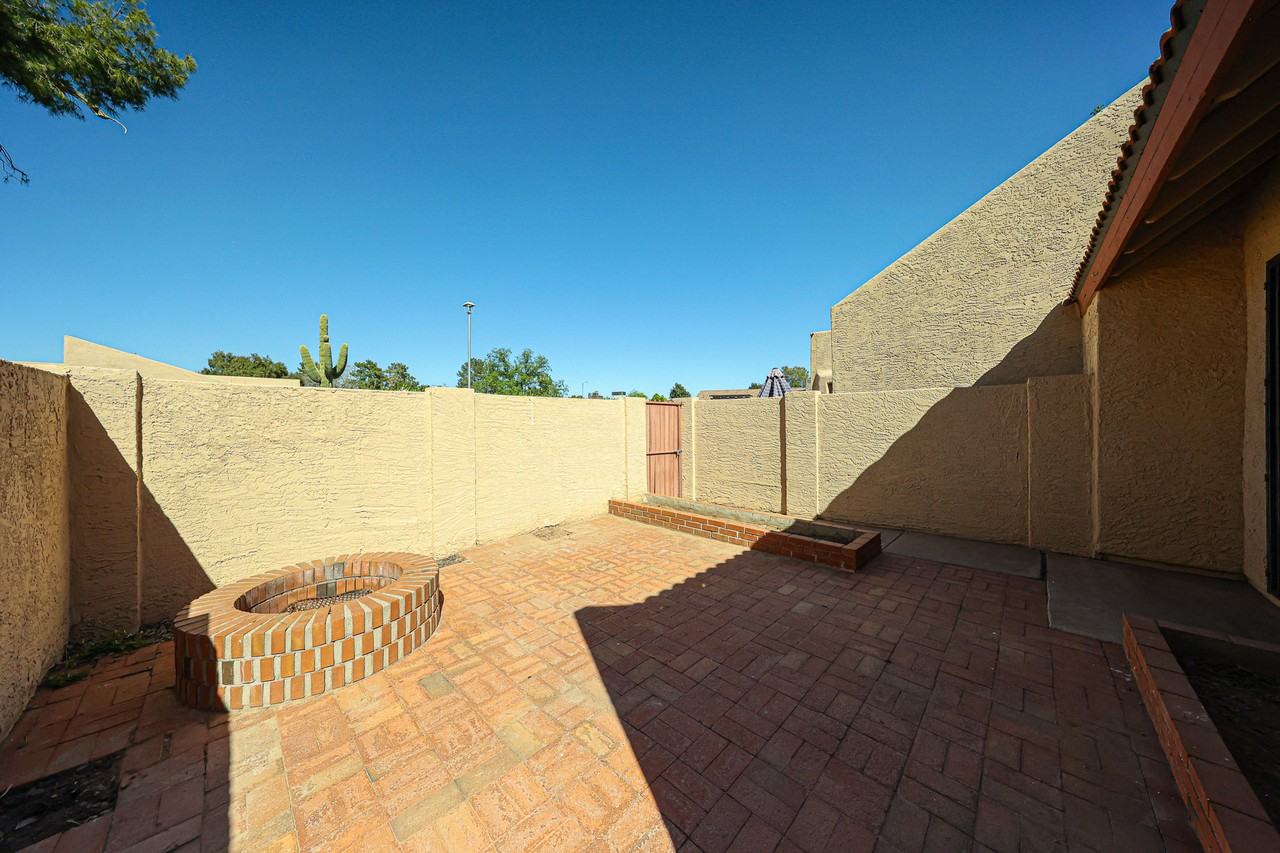 4120 W Calavar Rd - Photo 3 of 34