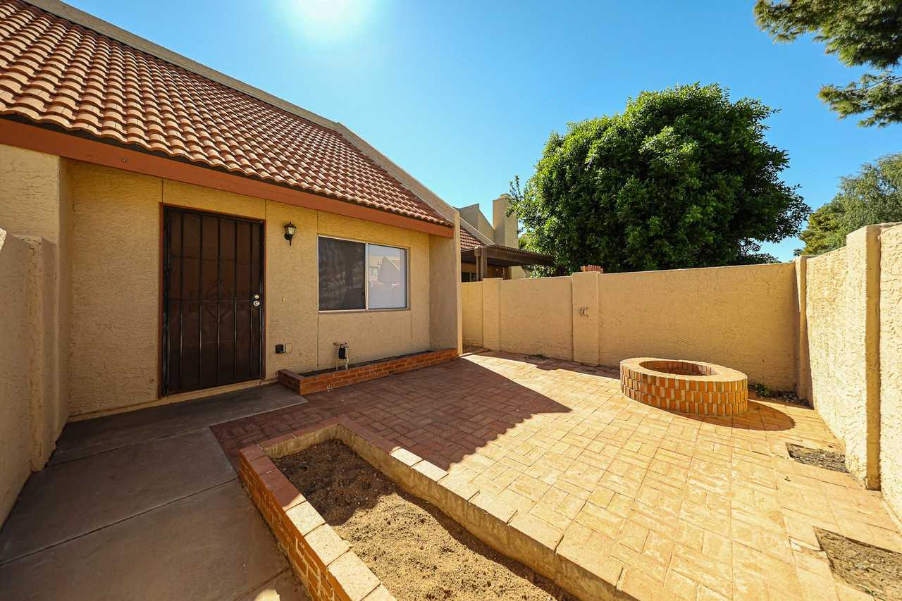 4120 W Calavar Rd - Photo 5 of 34