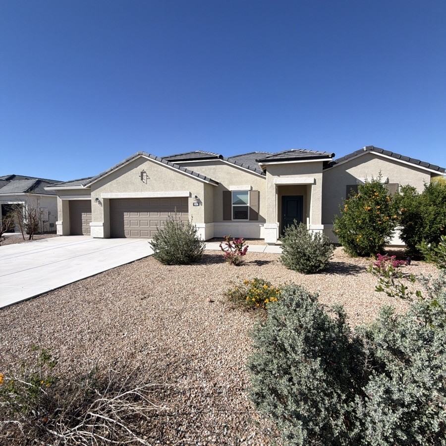 1038 W Castle Ct - Photo 2 of 13