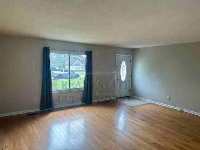 4040 John Ct Nw - Photo 2 of 24