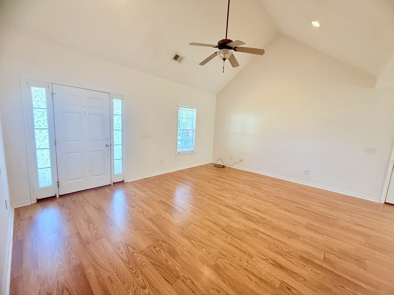 102 Oak Crest Cir - Photo 3 of 28