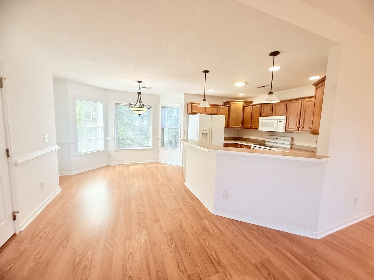 102 Oak Crest Cir - Photo 4 of 28