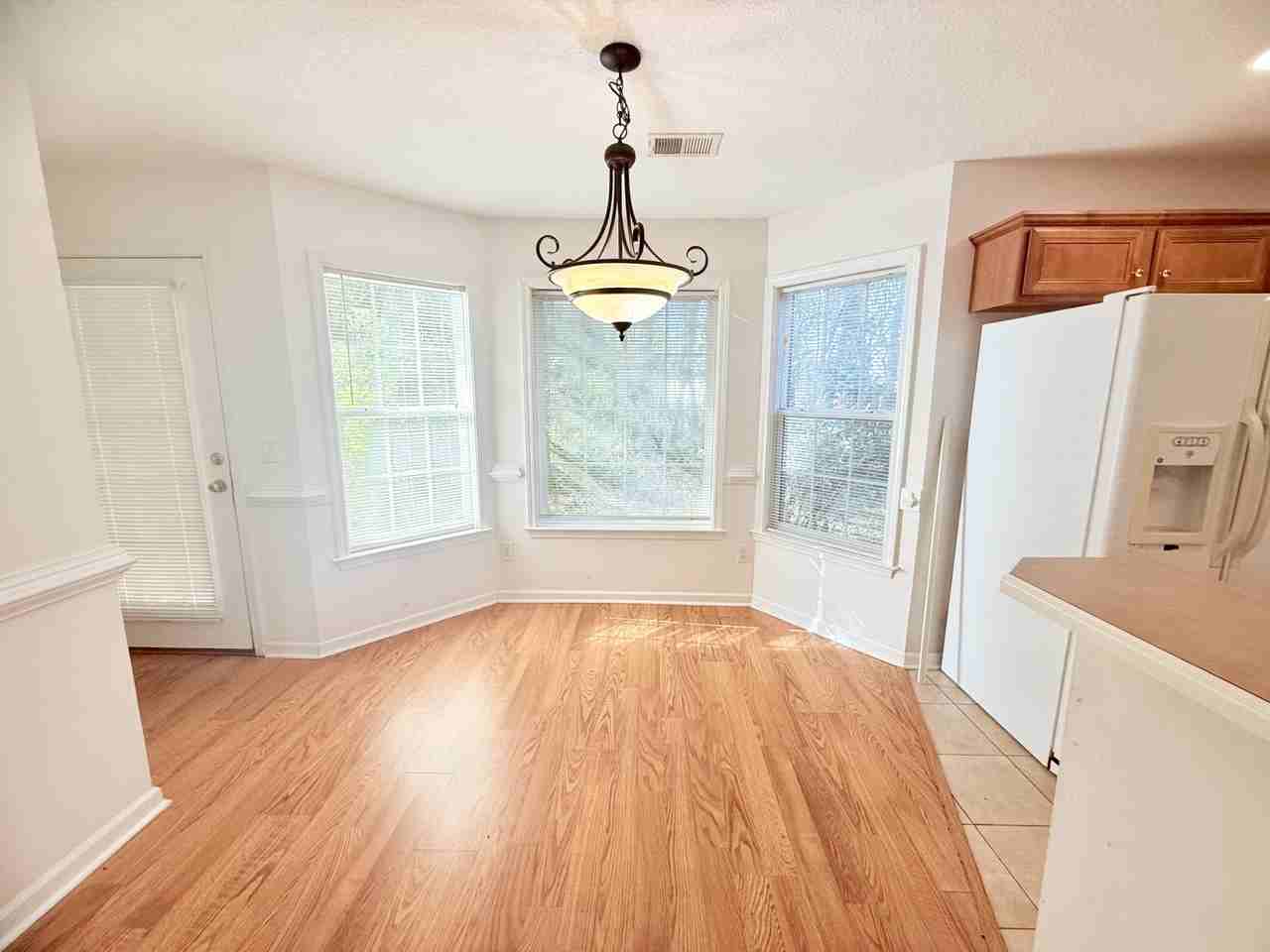 102 Oak Crest Cir - Photo 5 of 28