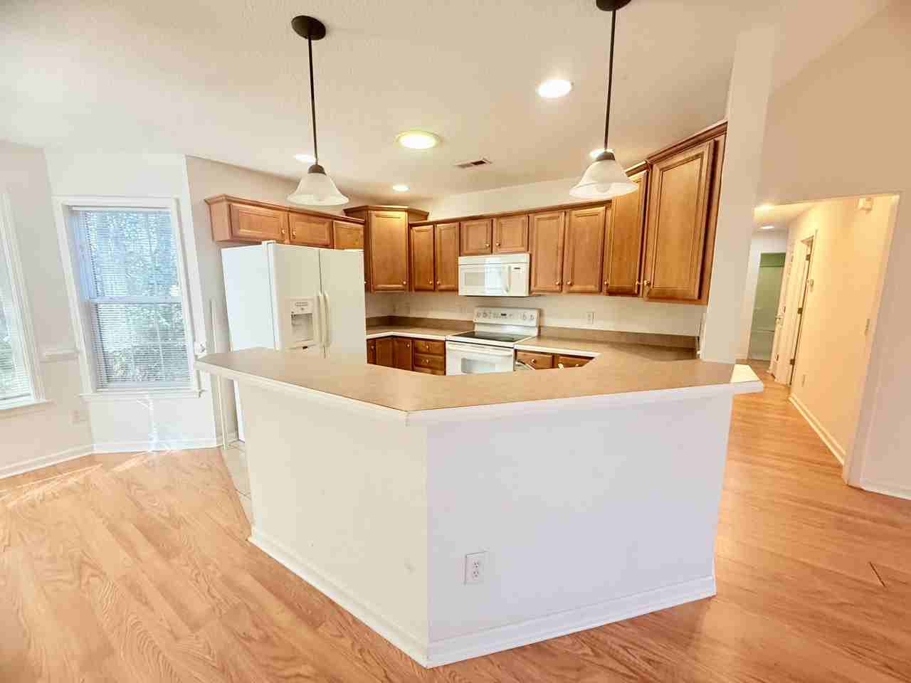 102 Oak Crest Cir - Photo 6 of 28