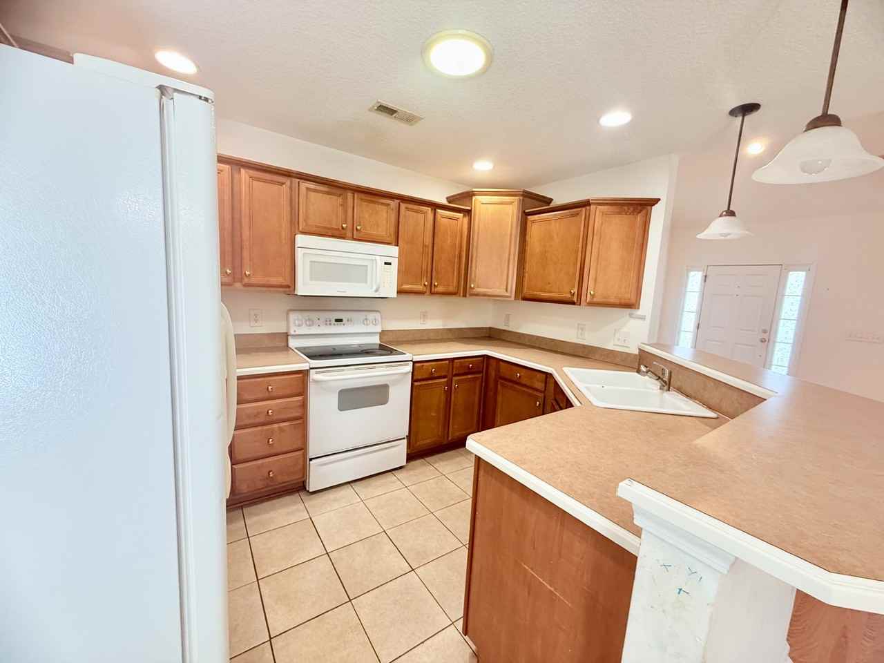 102 Oak Crest Cir - Photo 7 of 28