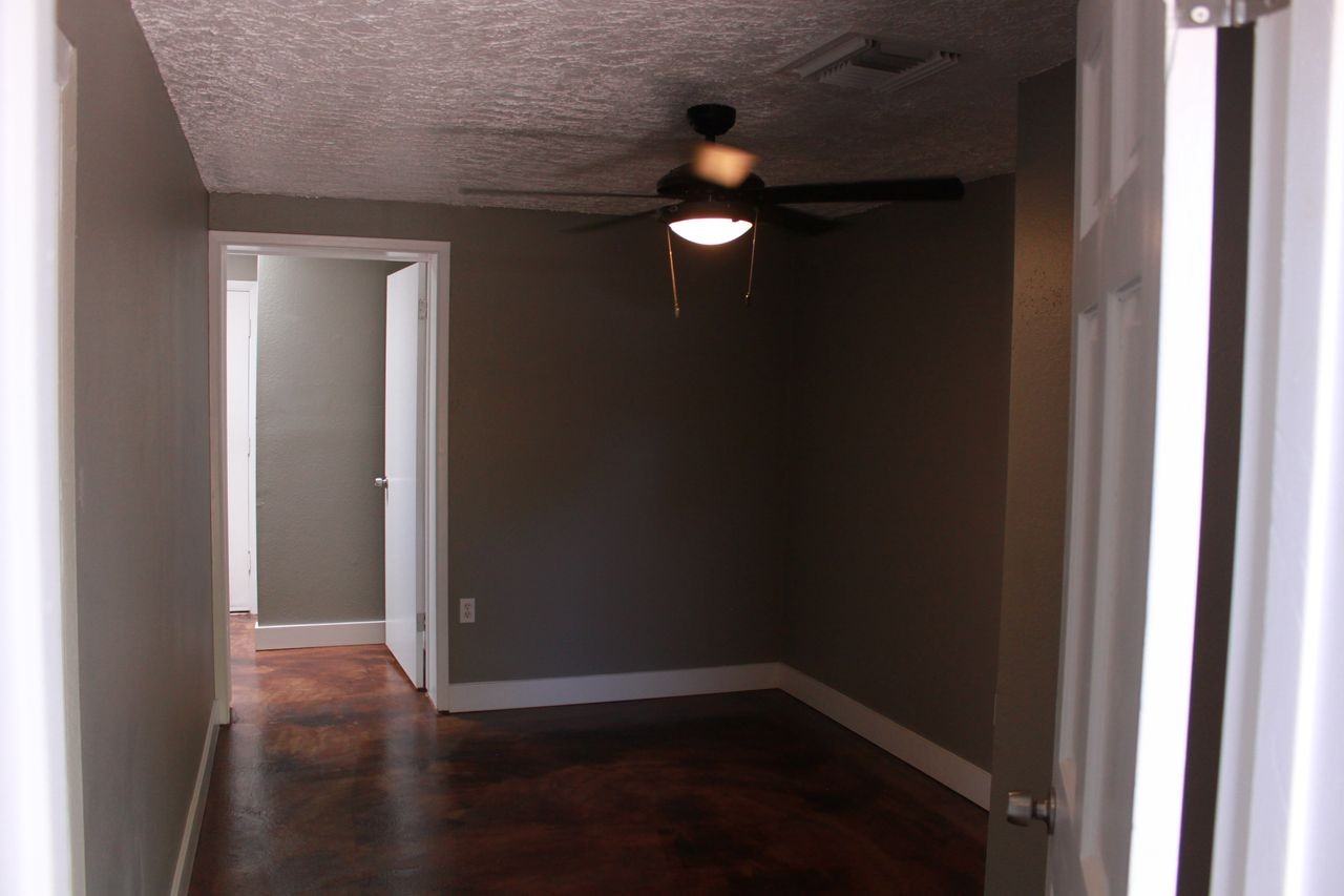 1228 S Mckemy St - Photo 4 of 9