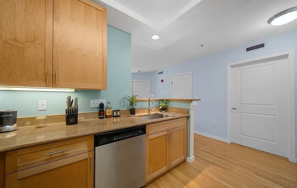 175 Cottage St - Photo 6 of 8