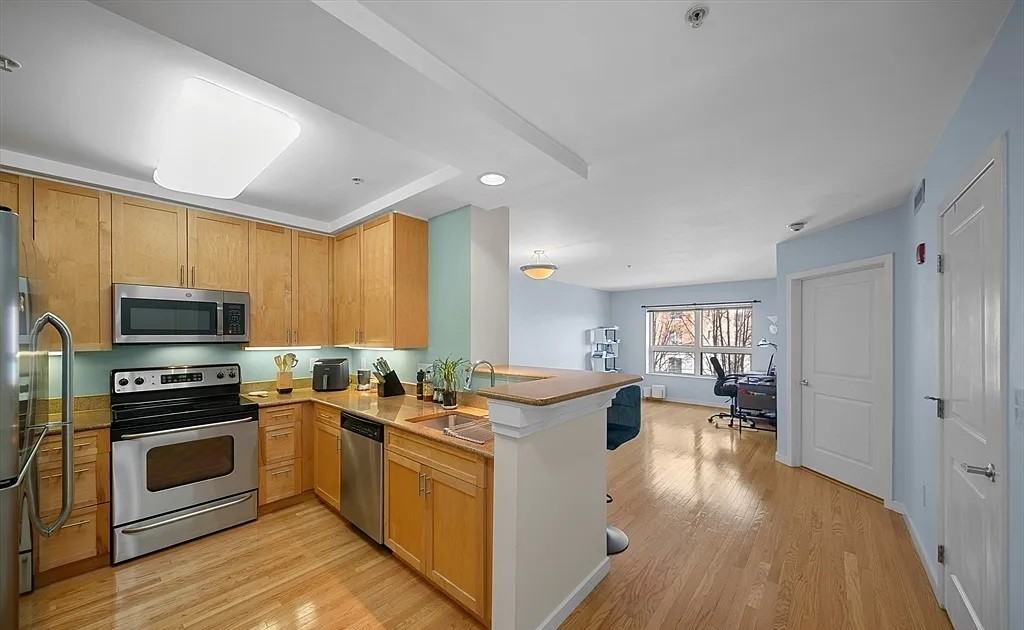 175 Cottage St - Photo 7 of 8