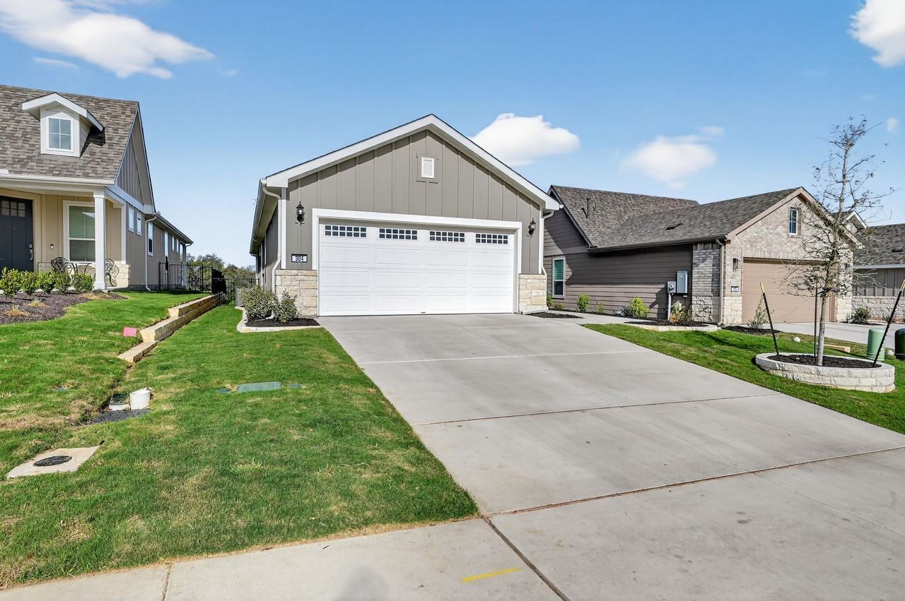 304 Livewater Ln - Photo 3 of 14