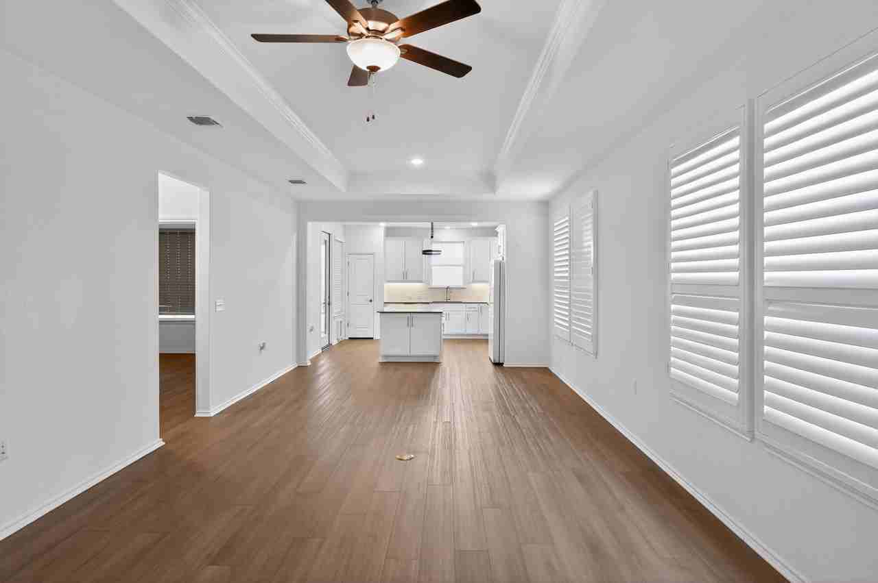 304 Livewater Ln - Photo 5 of 14