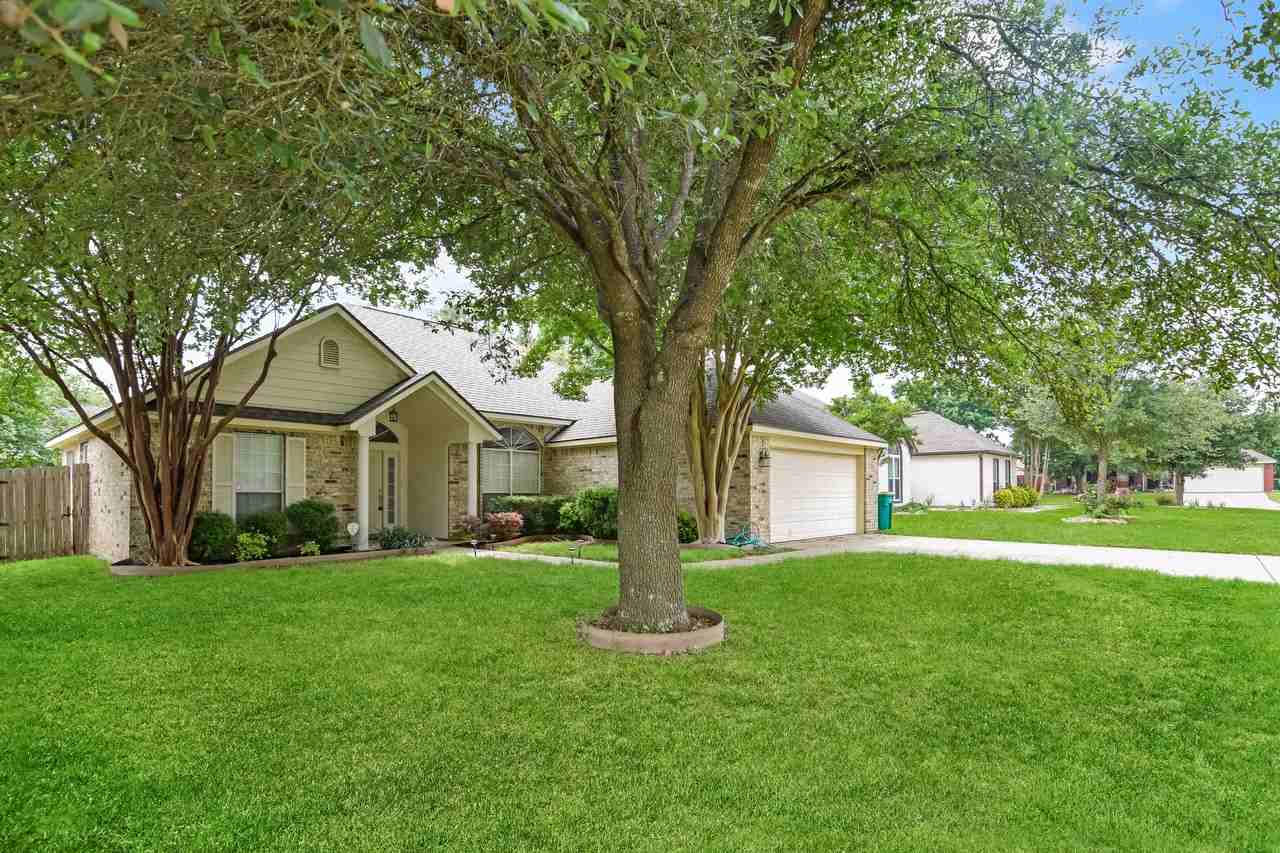 2511 Kingsbury Dr - Photo 2 of 23