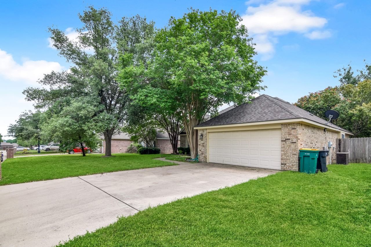 2511 Kingsbury Dr - Photo 3 of 23