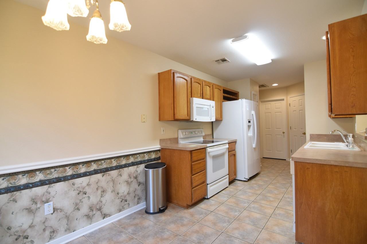 2511 Kingsbury Dr - Photo 4 of 23