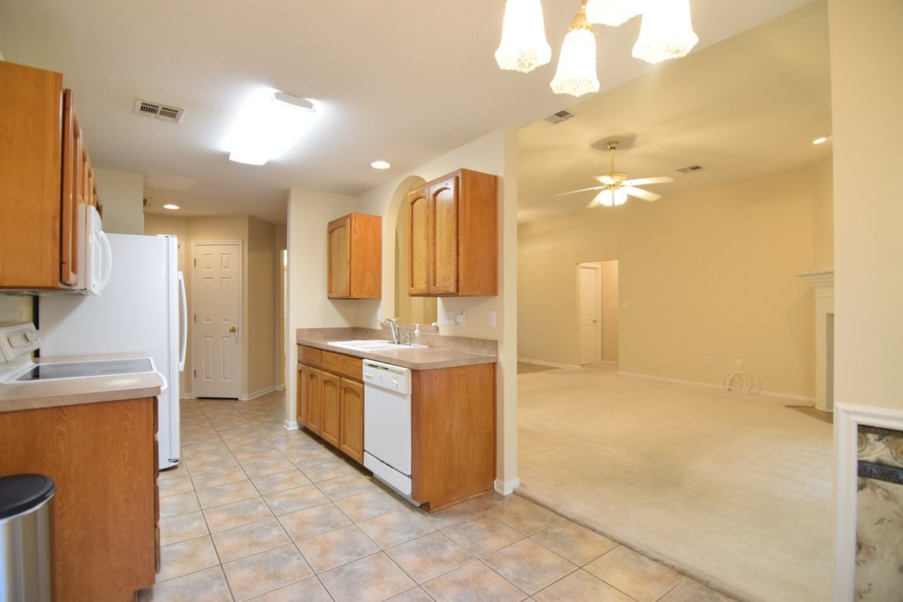 2511 Kingsbury Dr - Photo 5 of 23