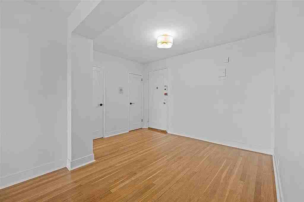 445 W 240th St - Photo 6 of 10