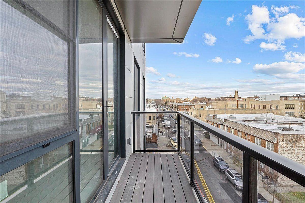 2654 E 18th St #5D - Photo 6 of 11