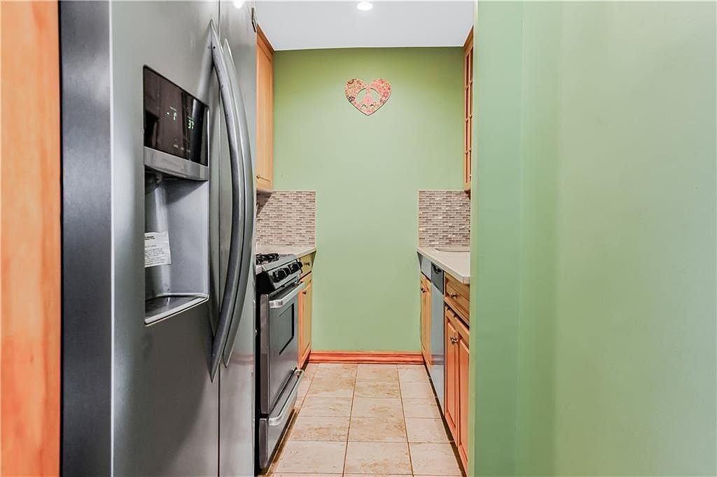 2711 Avenue X #5K - Photo 7 of 22