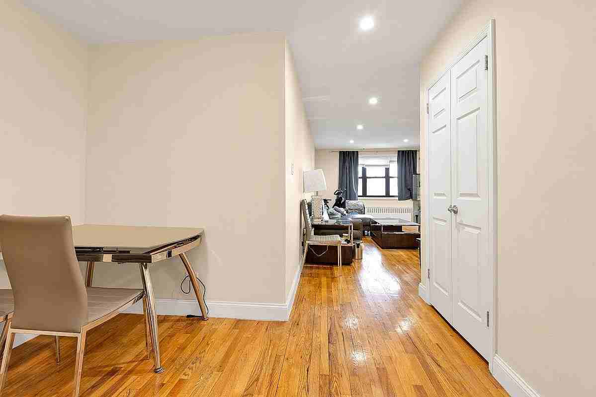 3080 Voorhies Ave #6H - Photo 4 of 8