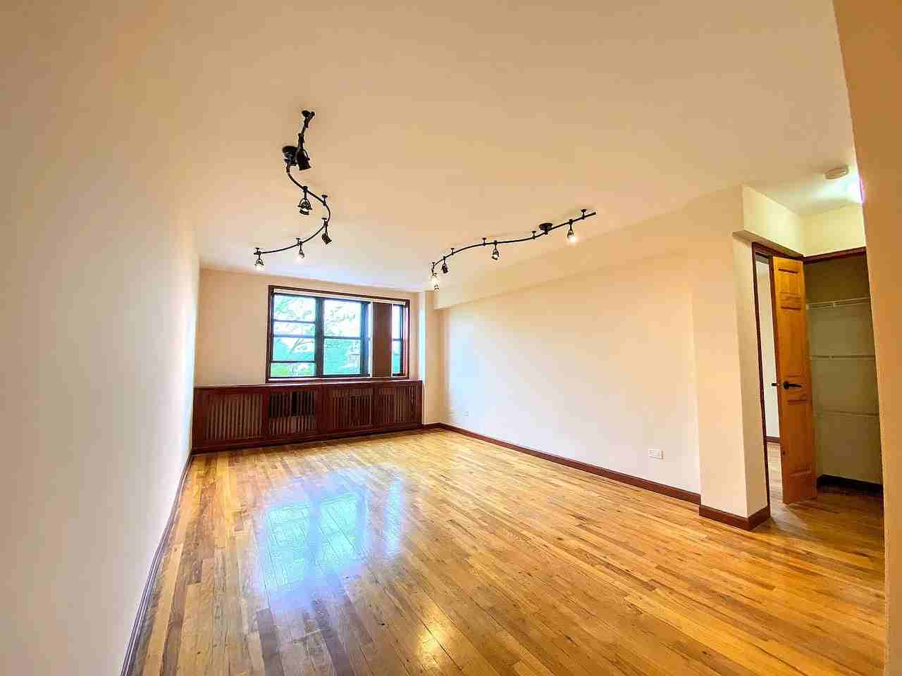 3845 Shore Pkwy #3H - Photo 4 of 16