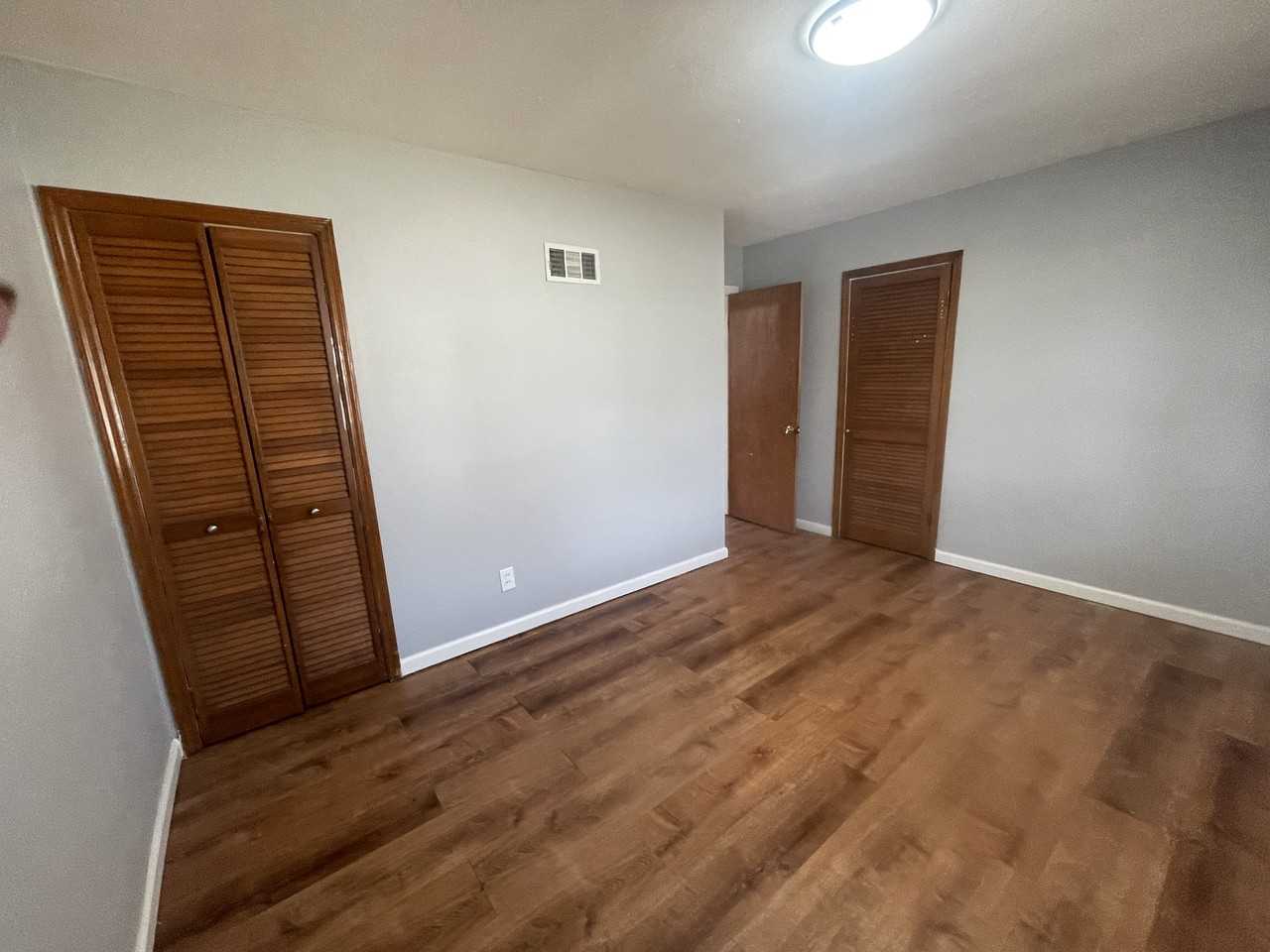 1134 Laredo Ave - Photo 2 of 17