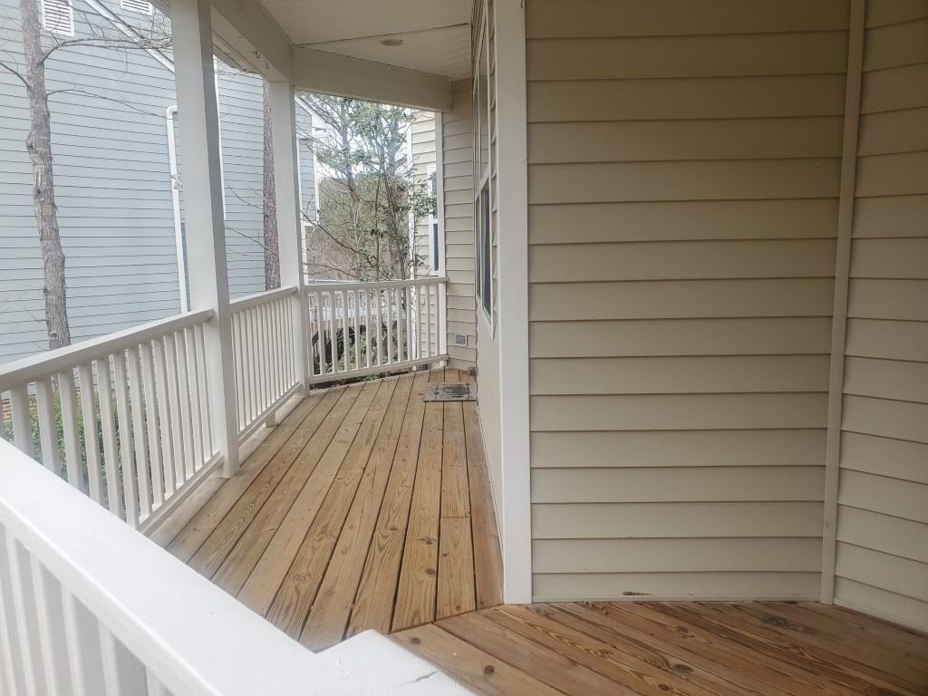 136 Trafalgar Ln - Photo 2 of 31