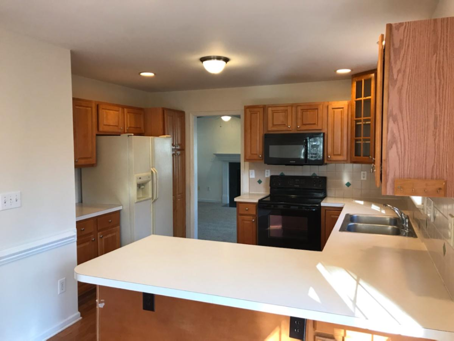 136 Trafalgar Ln - Photo 5 of 31