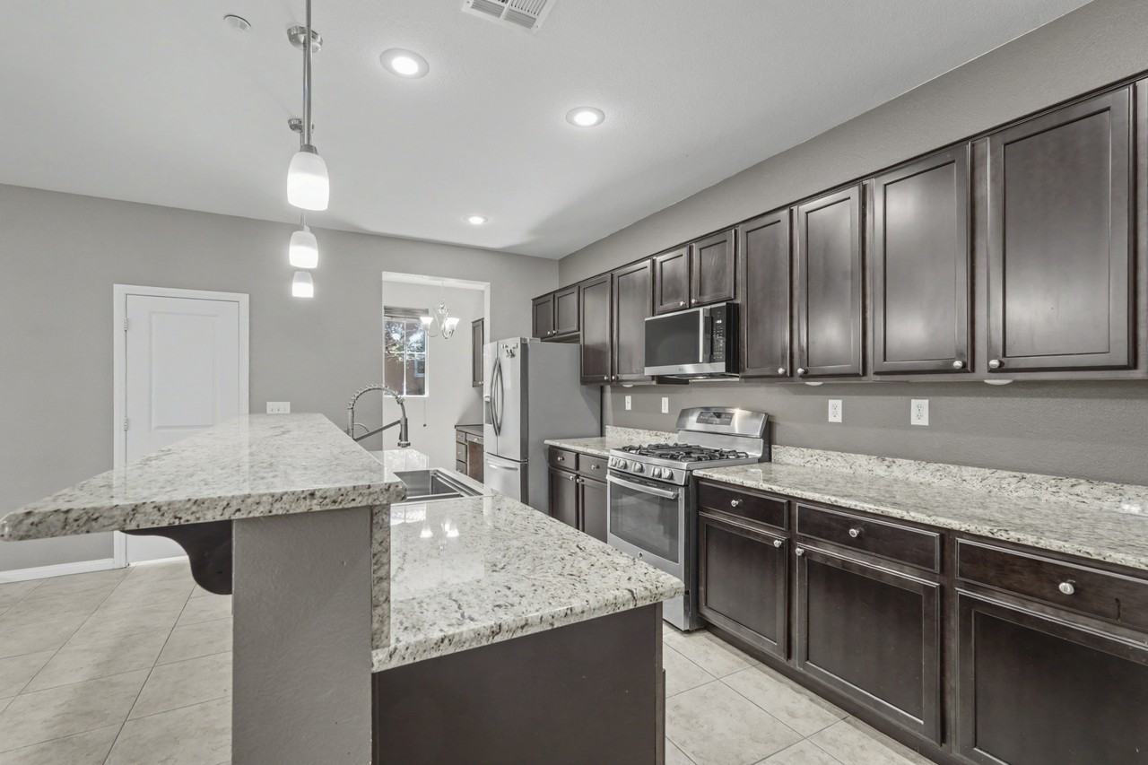 3220 Jevonda Ave - Photo 7 of 25