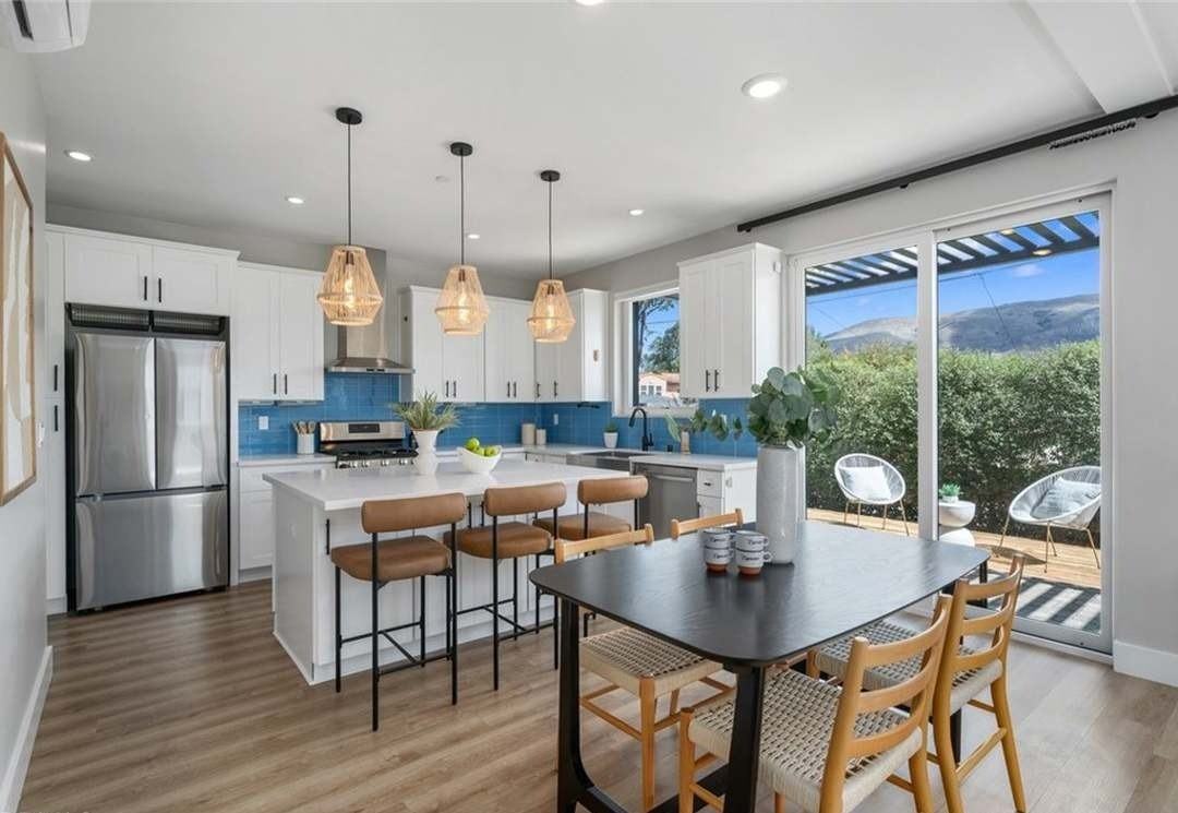 3059 Rockview Pl - Photo 7 of 26