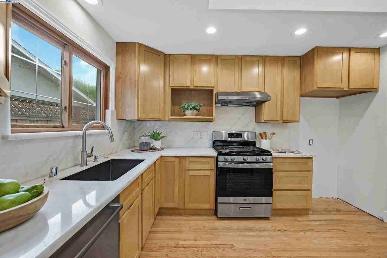 5041 Golden Rd - Photo 2 of 24