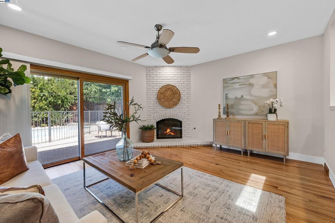 5041 Golden Rd - Photo 4 of 24