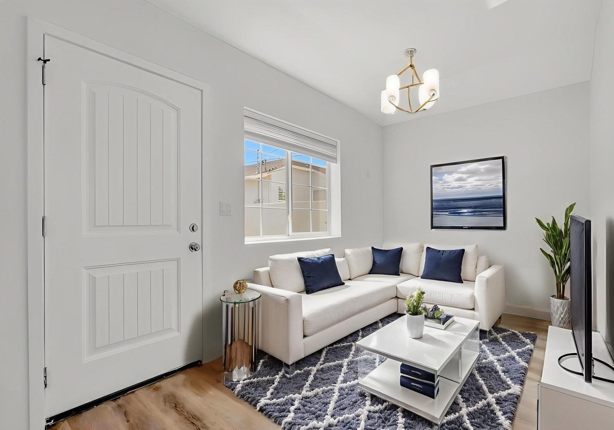 18343 Bessemer St - Photo 5 of 25