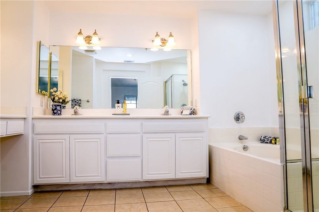 214 Violet Ave - Photo 2 of 24