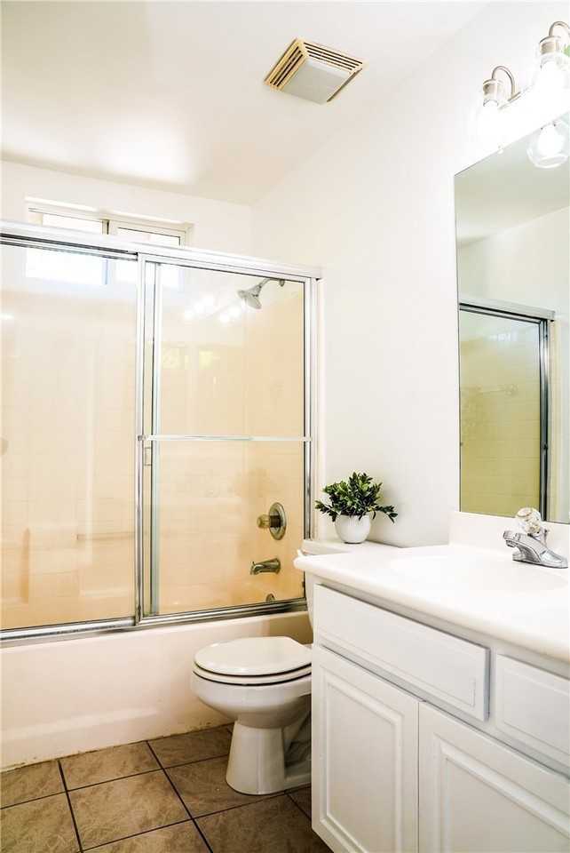 214 Violet Ave - Photo 5 of 24