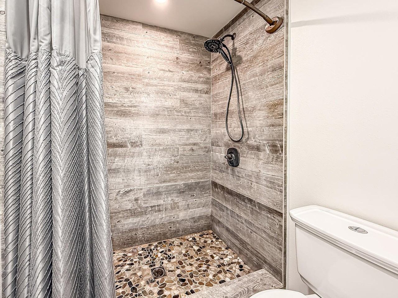 2439 Lita Pl - Photo 5 of 36