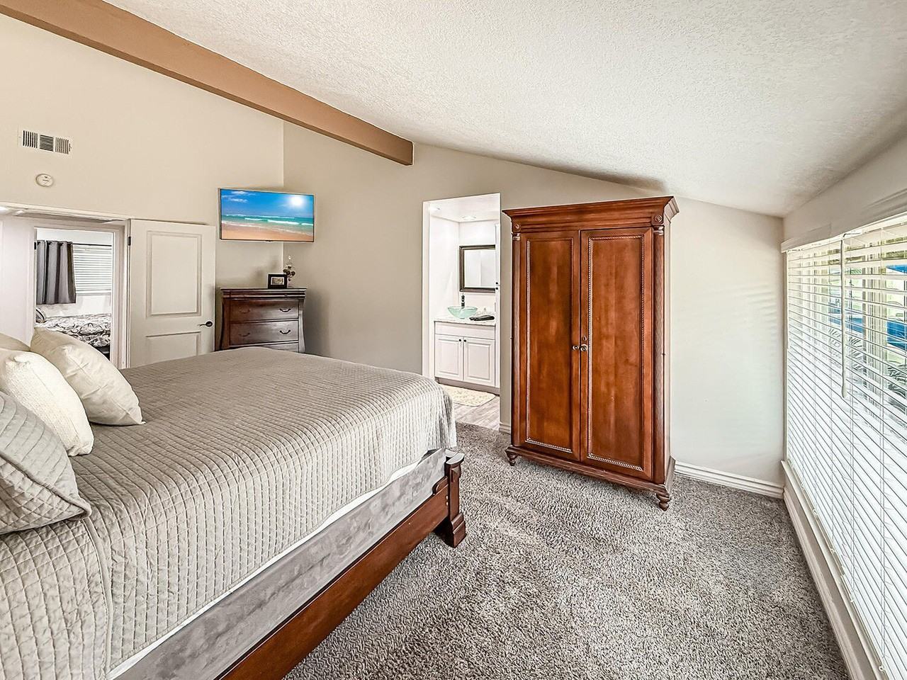 2439 Lita Pl - Photo 7 of 36