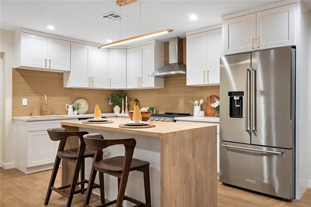 17227 Minnehaha St - Photo 2 of 36