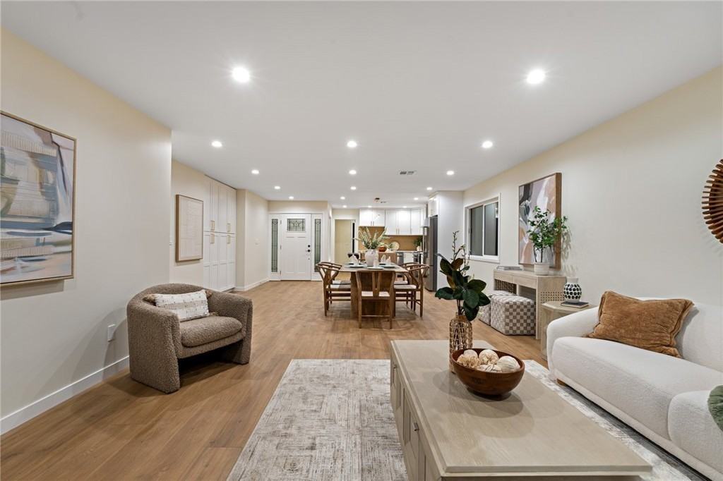 17227 Minnehaha St - Photo 7 of 36