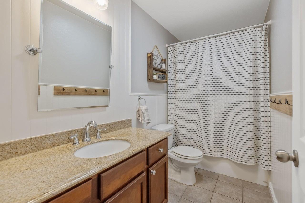 2715 W Brooke Ave - Photo 4 of 24