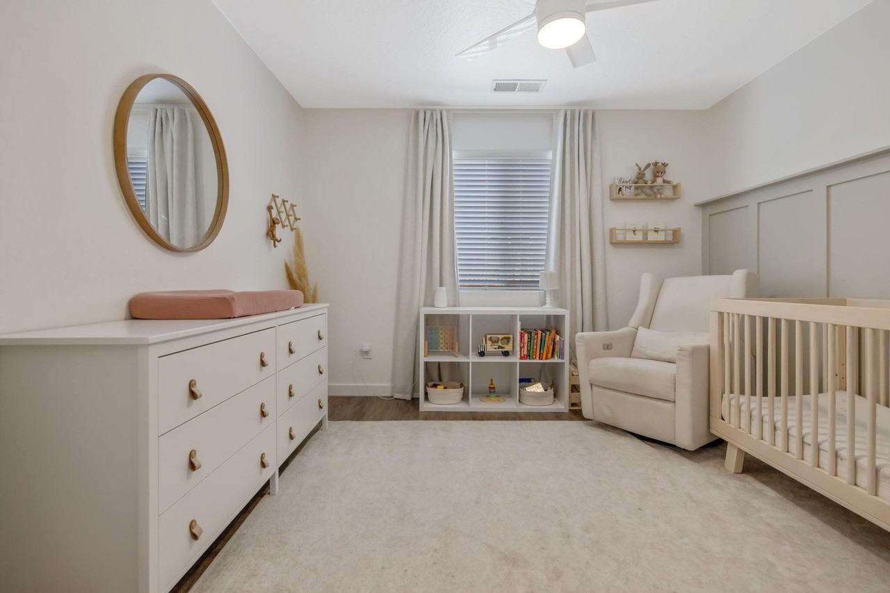 2715 W Brooke Ave - Photo 5 of 24