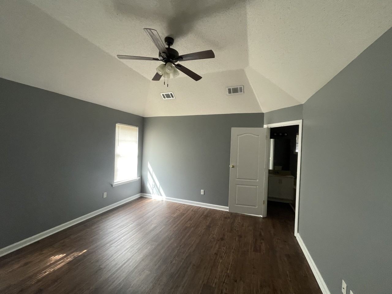 2799 Virginia Woods Pl - Photo 4 of 6