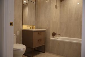 featured image of 3 Court Sq #4004