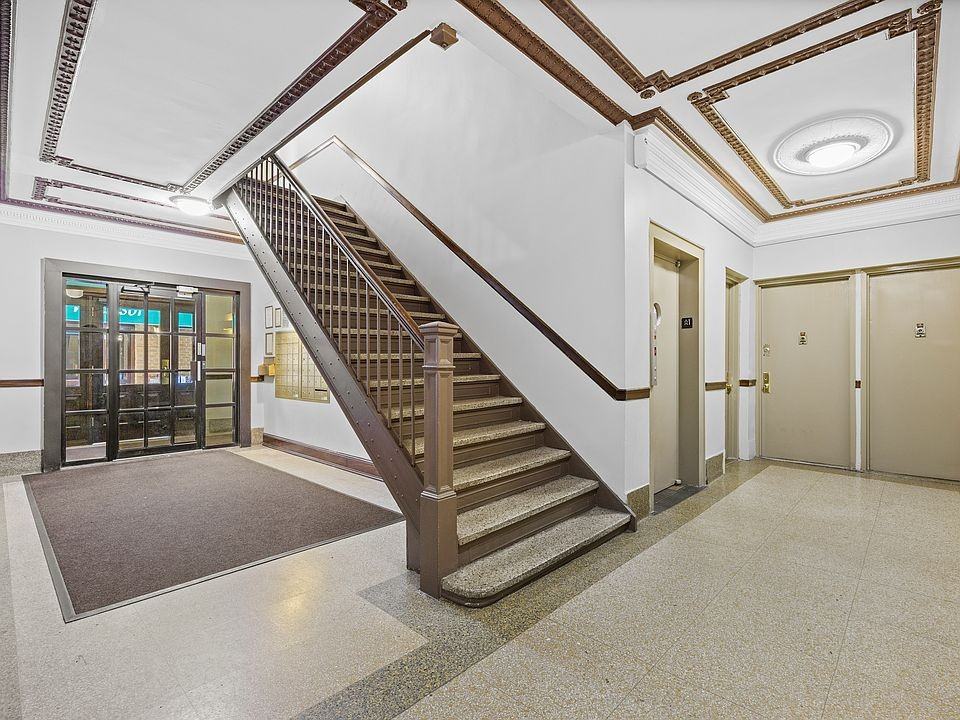 3531 85th St #6C - Photo 2 of 4